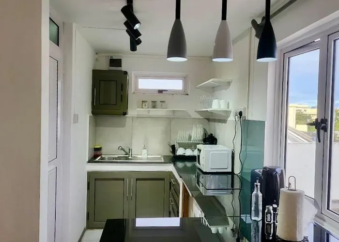 Fully Equipped Studio With Pool In Grand Bay