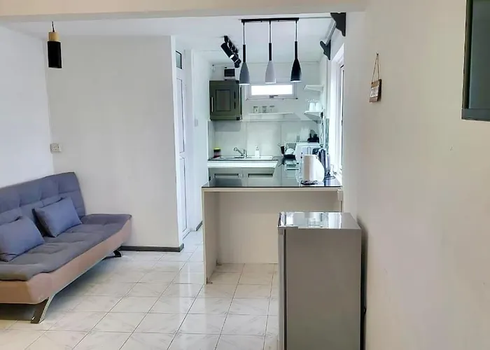 Fully Equipped Studio With Pool In Grand Bay