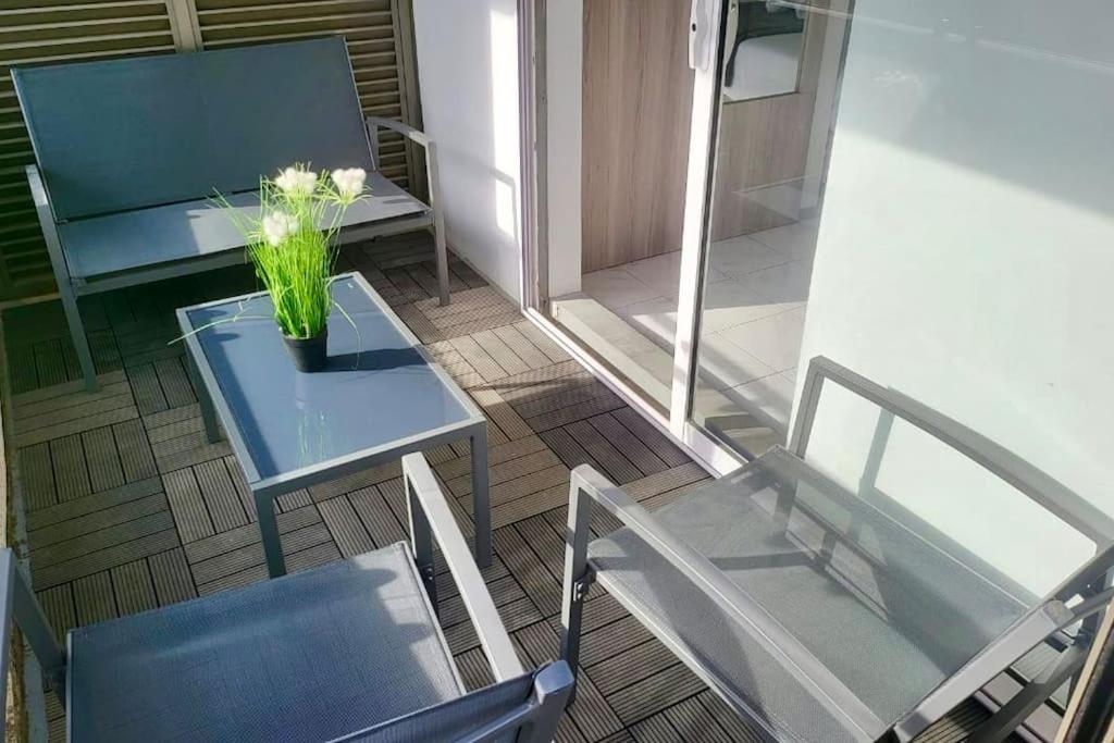 Fully Equipped With Pool In Apartmán *
