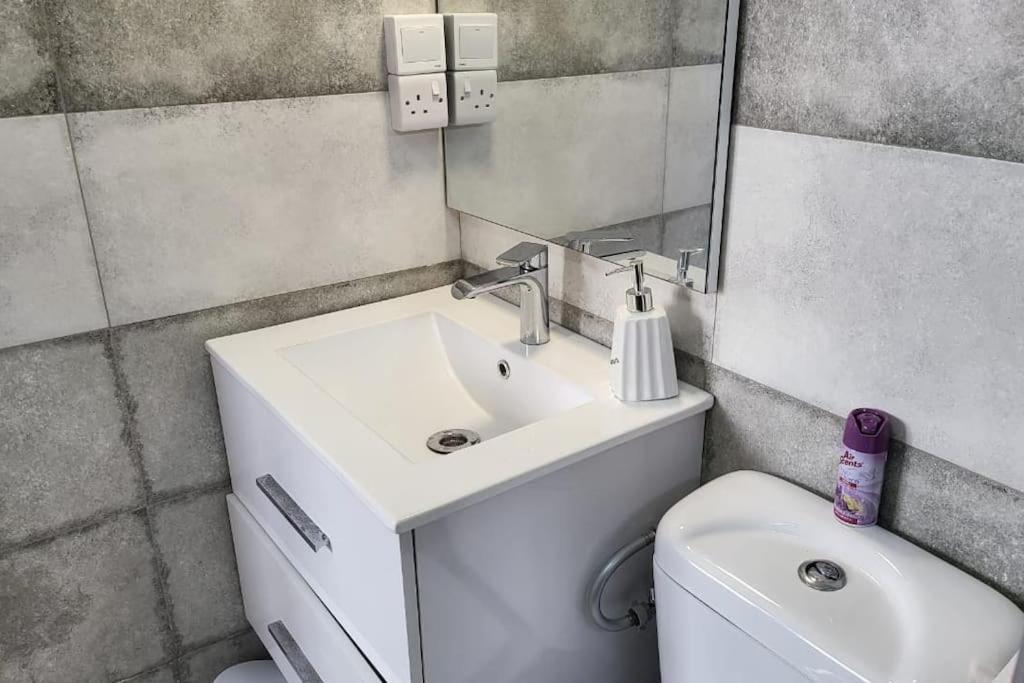 Fully Equipped With Pool In * Grand Bay