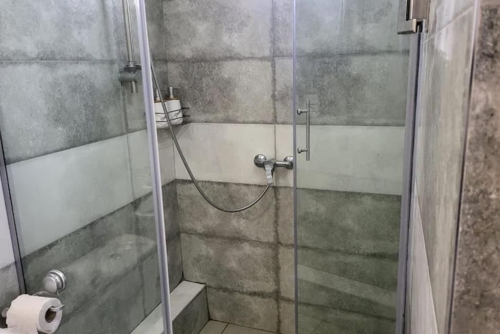 Fully Equipped With Pool In Apartmán *