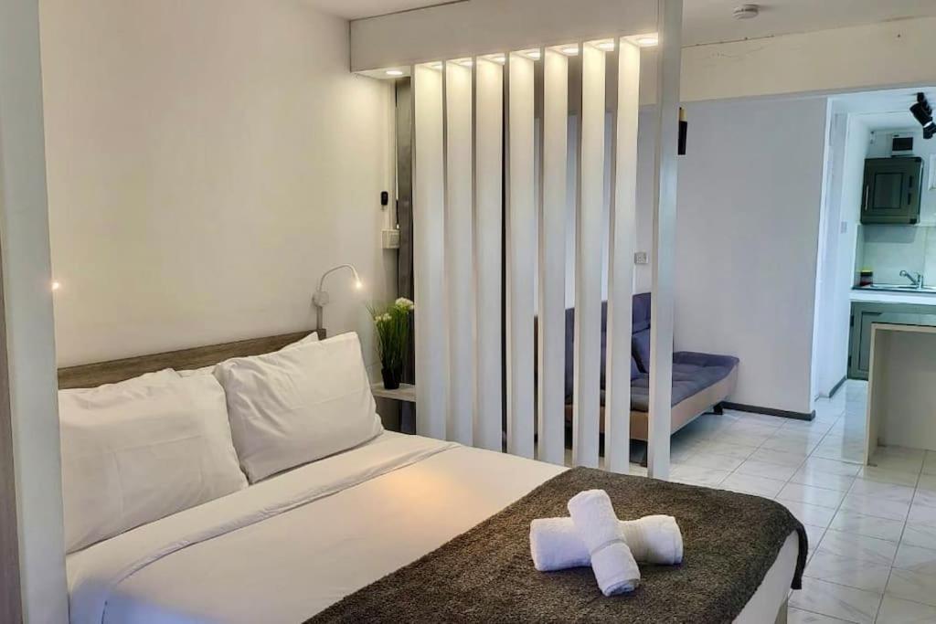 Fully Equipped With Pool In Grand Bay